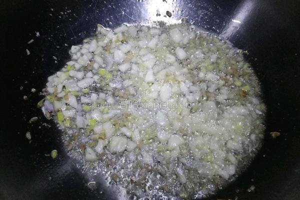 蘑菇洋葱辣椒酱的做法图解3