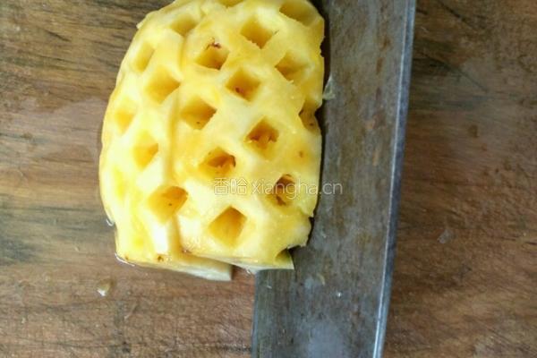 糖拌菠萝的做法图解3