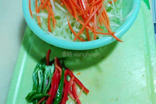 香辣莴苣丝的做法图解2