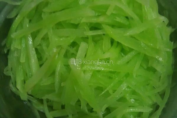 凉拌莴笋的做法图解1