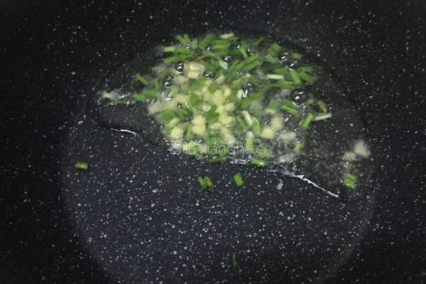 荠菜鲜贝汤的做法图解7