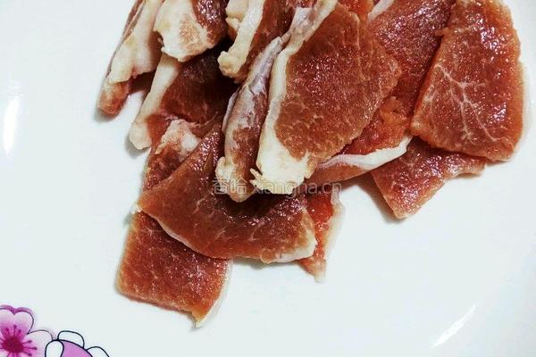 海波菜炒肉的做法图解1