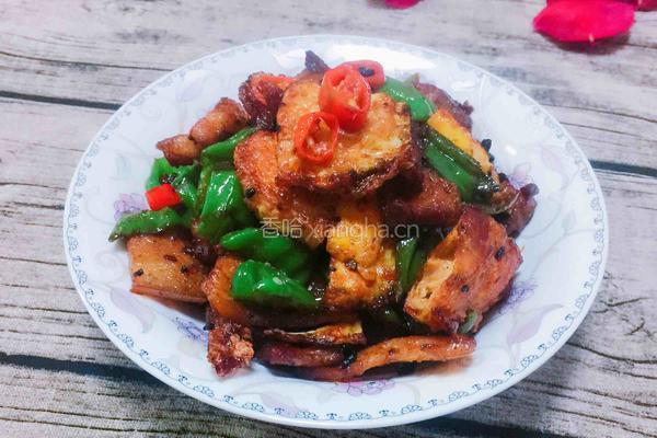 荷包蛋炒五花肉的做法图解4