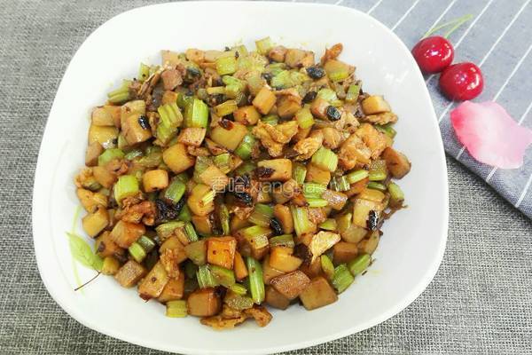 香辣杏鲍菇芹菜丁的做法图解12