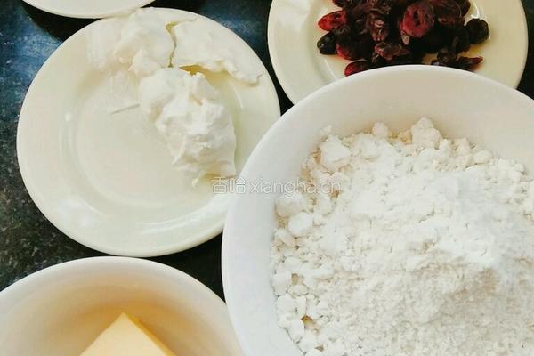 蔓越莓奶酪饼干的做法图解1