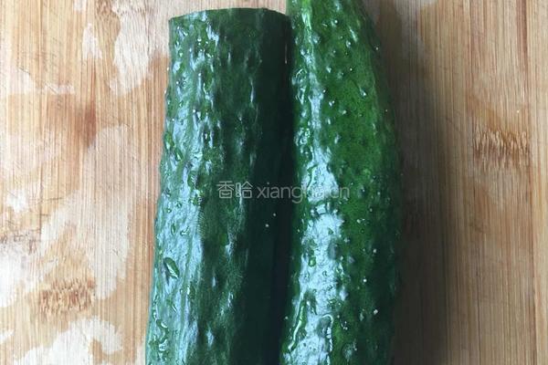 浇汁黄瓜卷的做法图解2