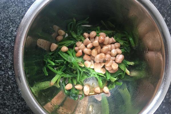 花生拌菠菜的做法图解3