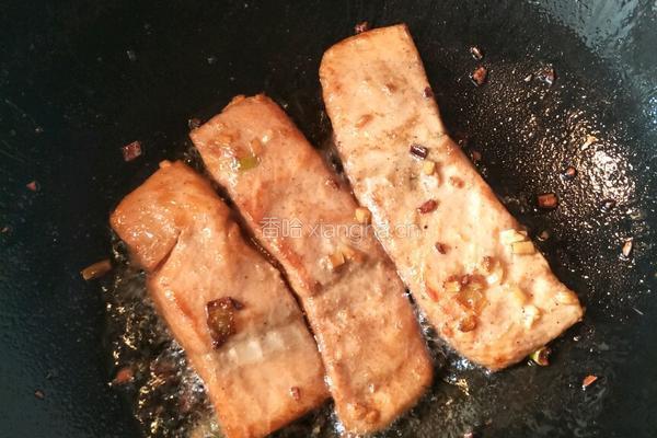 生煎三文鱼的做法图解2