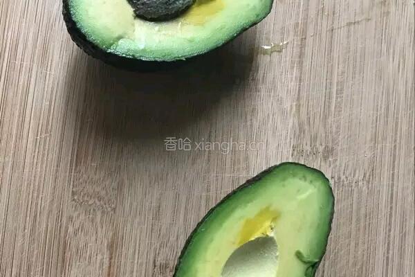 牛油果奶昔的做法图解2