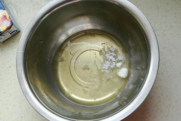 草莓奶油蛋糕卷的做法图解6