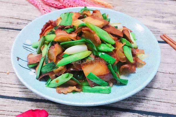 腊肉炒青蒜的做法图解5