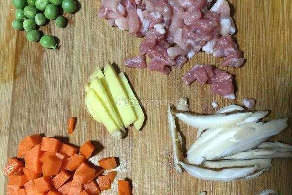 香菇杂蔬瘦肉粥的做法图解1