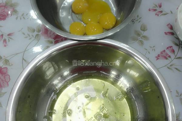 八寸戚风蛋糕（清水版）的做法图解2