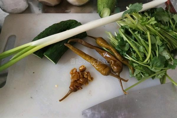 改良版老虎菜的做法图解1