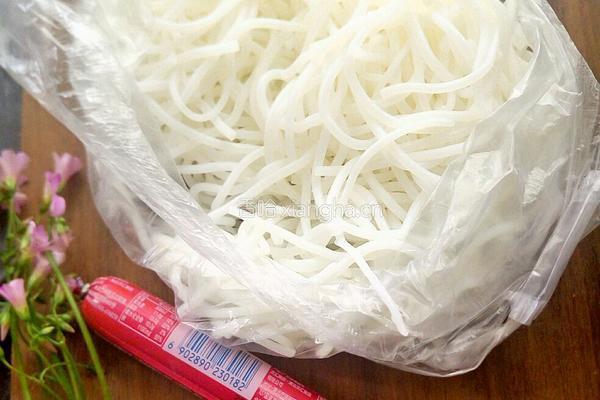 鲜煮桂林米粉的做法图解1