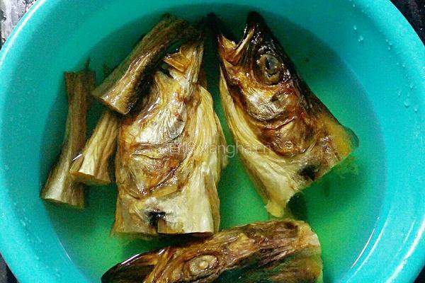 柴鱼花生粥的做法图解3