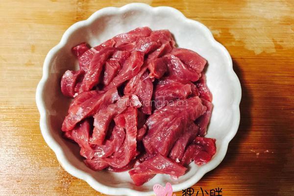 黑椒牛柳的做法图解2