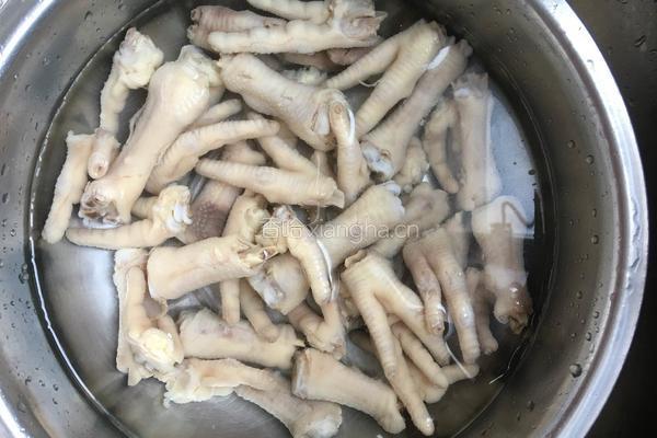 家常泡椒鸡爪的做法图解5