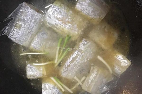 葱香带鱼的做法图解4