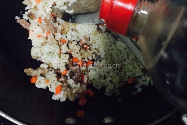 牛肉炒饭的做法图解4