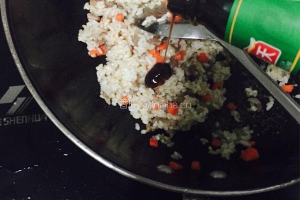 牛肉炒饭的做法图解5