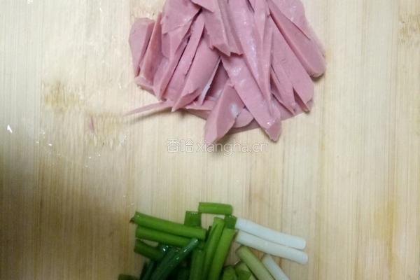 火腿炒饭的做法图解2