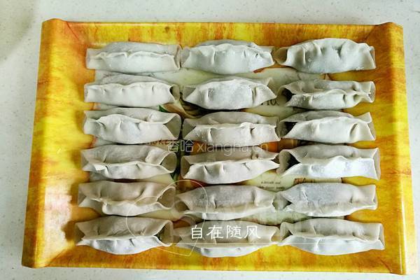 韭菜猪肉锅贴的做法图解3