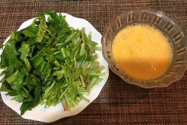 菠菜炒鸡蛋的做法图解2