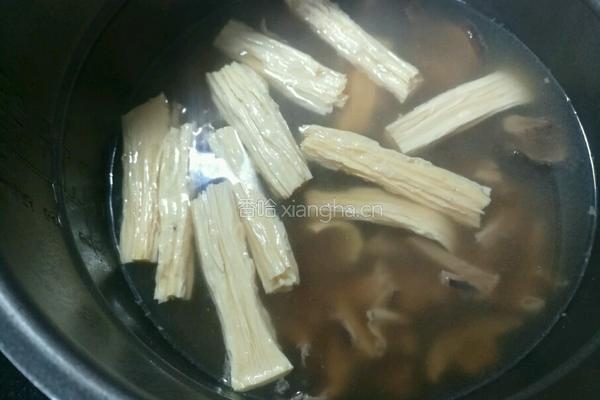 墨鱼猪肚汤的做法图解10