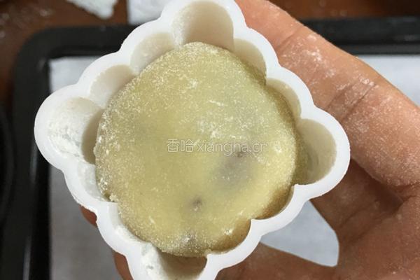 广式豆沙月饼的做法图解7