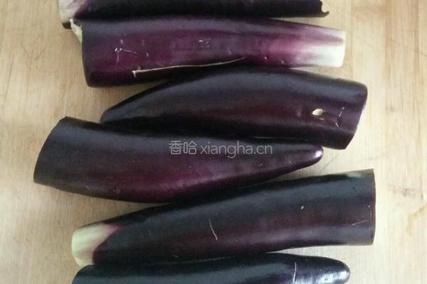 酱扒茄子的做法图解1
