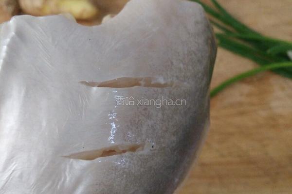 红烧剥皮鱼的做法图解2