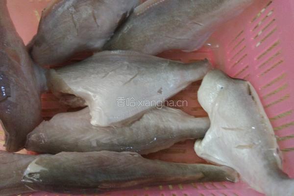 红烧剥皮鱼的做法图解3