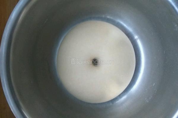 芹菜肉馅…发面馅饼的做法图解2