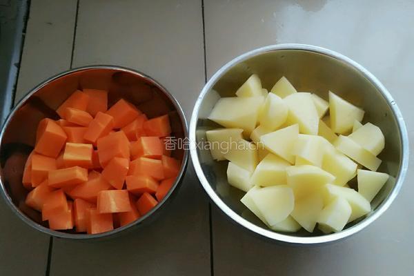 鸡腿炒胡萝卜的做法图解4