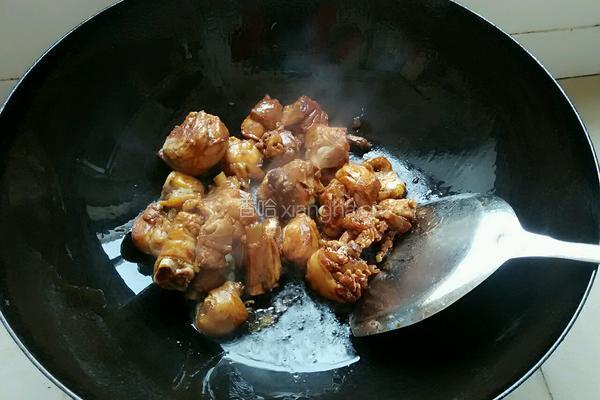 鸡腿炒胡萝卜的做法图解7