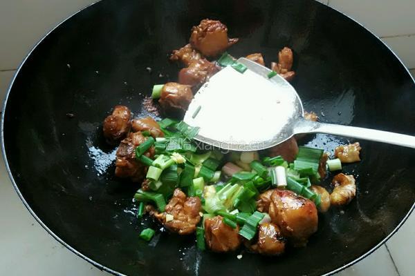鸡腿炒胡萝卜的做法图解8