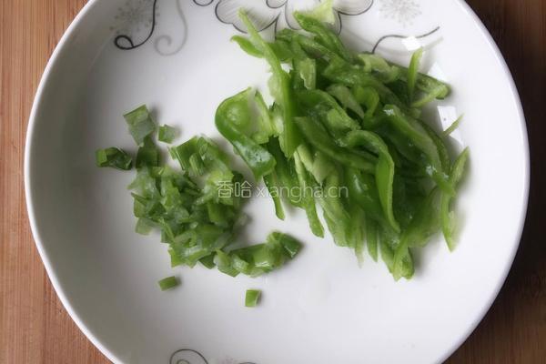 椒盐青椒萝卜饼的做法图解4