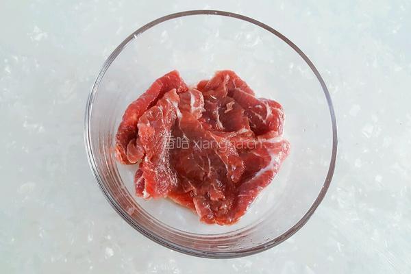 香煎牛肉秋葵的做法图解2