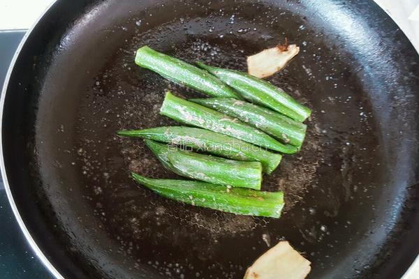 香煎牛肉秋葵的做法图解8