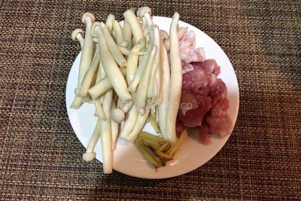 白玉菇鹌鹑蛋肉片蔬菜汤的做法图解3
