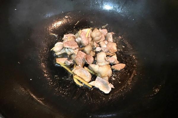 白玉菇鹌鹑蛋肉片蔬菜汤的做法图解4