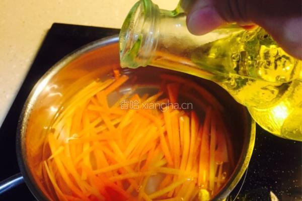 西芹拌鱿鱼花的做法图解6