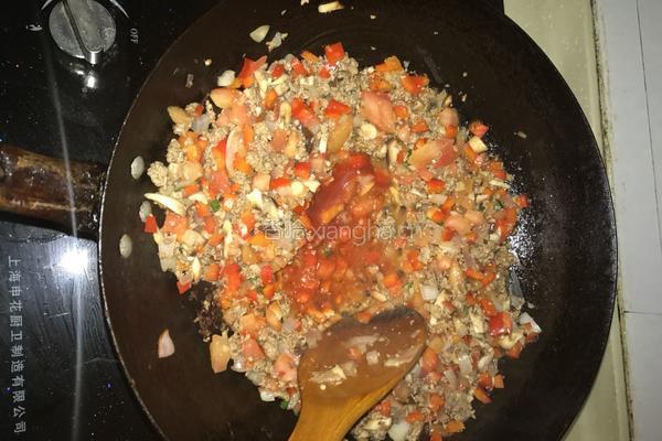 牛肉鸡蛋番茄酱意大利面的做法图解6