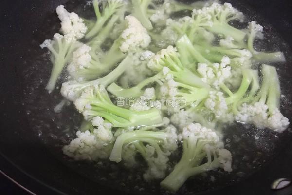 清炒花菜的做法图解5