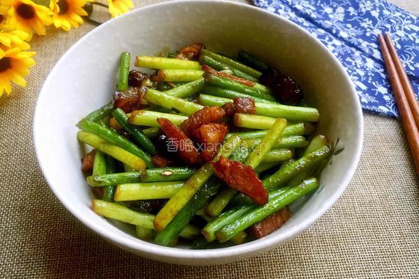 蒜薹叉烧肉的做法图解9