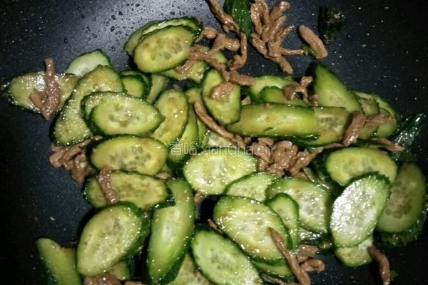 青瓜鸡蛋炒肉丝的做法图解7