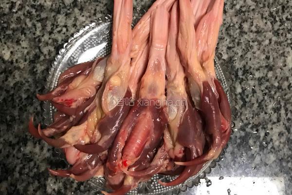 香辣鸭舌的做法图解1