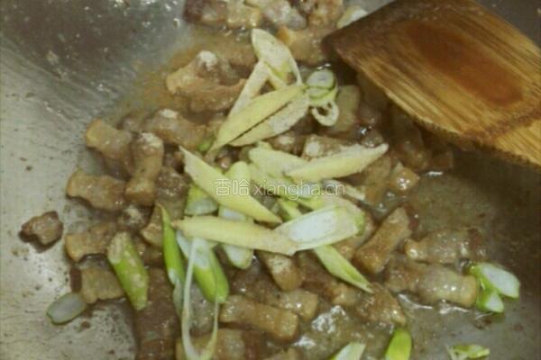 咸肉煸豆角的做法图解5