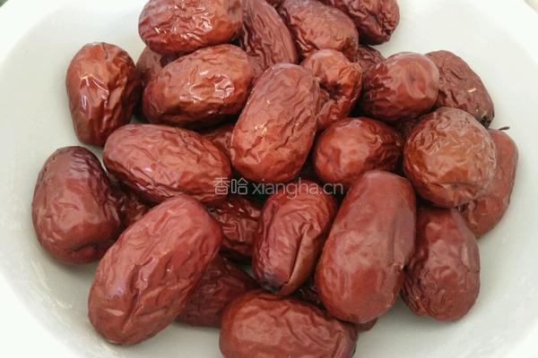 电饭煲蒸大枣的做法图解1